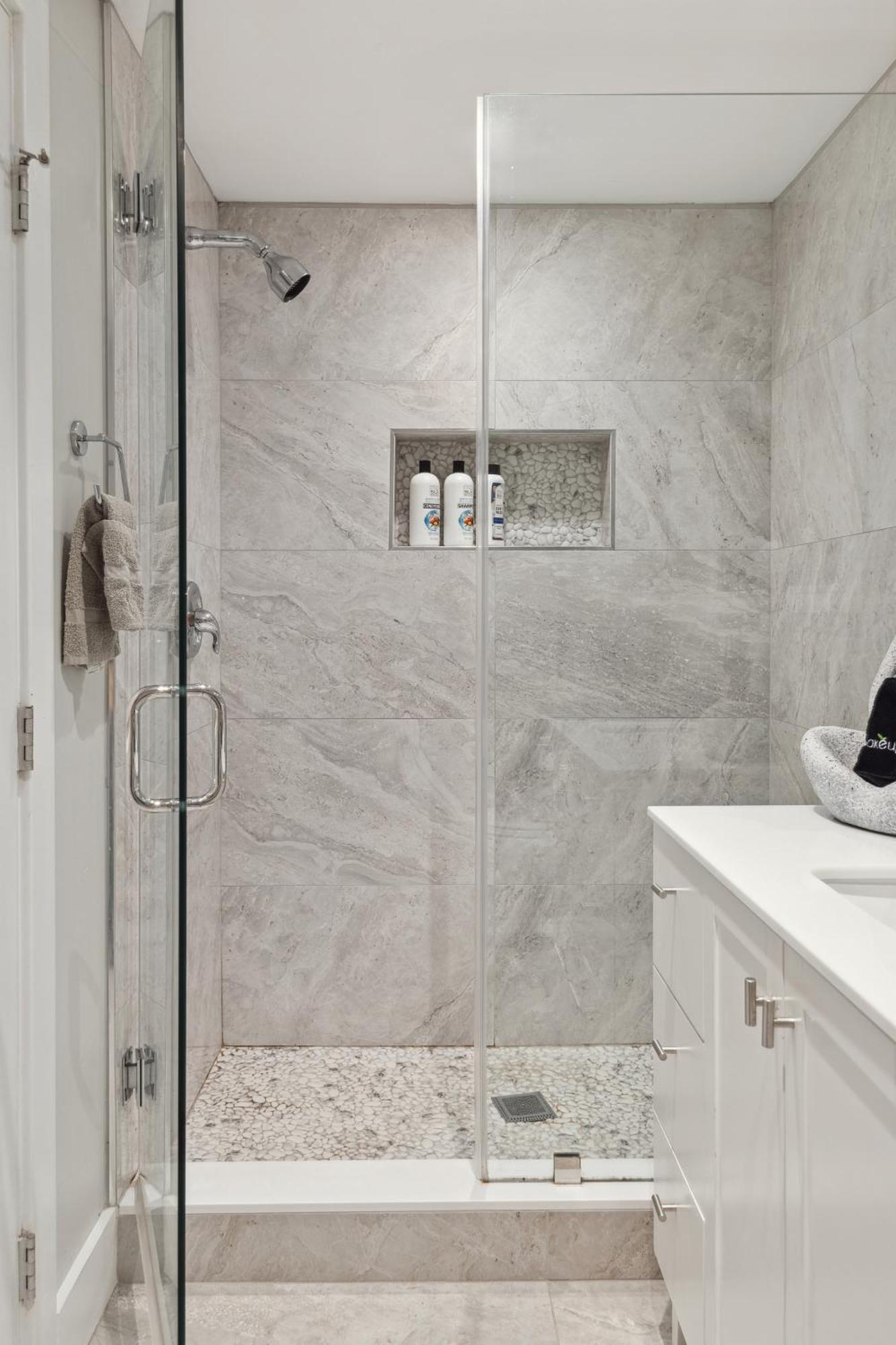 Сasa de vacaciones Luxury 4br 7 Mins To Us Capital, Rooftop Deck, In Free Parking *