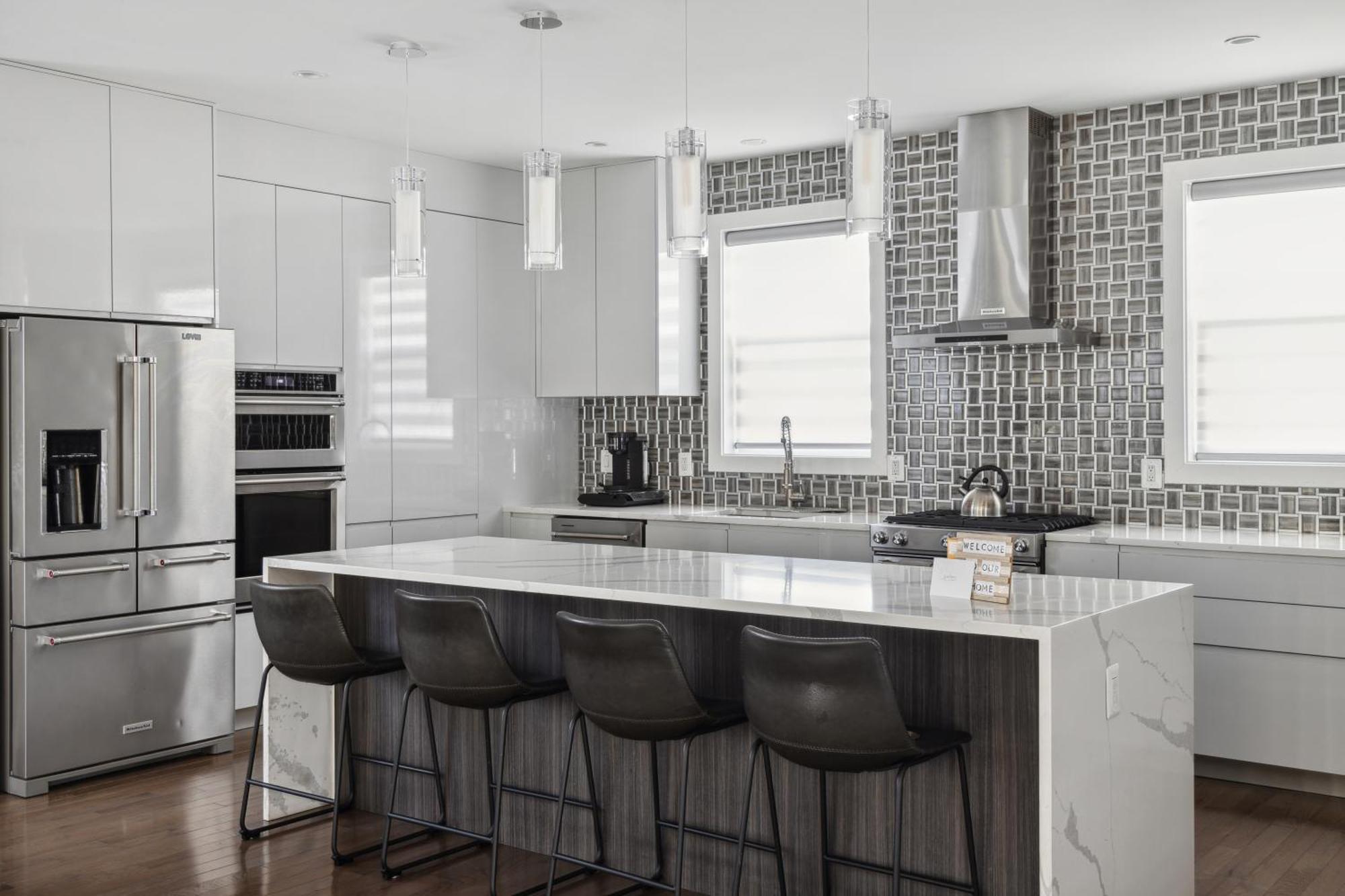 Luxury 4br 7 Mins To Us Capital, Rooftop Deck, In Free Parking *
